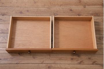 ヴィンテージ家具　北欧ビンテージ　チーク材　Nathan(ネイサン)　スタイリッシュなデザインが魅力のサイドキャビネット(収納棚、サイドチェスト)(R-043933)