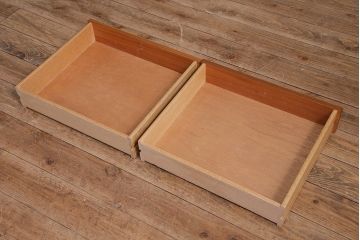 ヴィンテージ家具　北欧ビンテージ　チーク材　Nathan(ネイサン)　スタイリッシュなデザインが魅力のサイドキャビネット(収納棚、サイドチェスト)(R-043933)