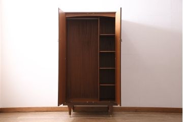 ヴィンテージ家具　G-PLAN(ジープラン)　チーク材　ブラックペイントが格好いいワードローブ(収納棚、ビンテージ)(R-043935)