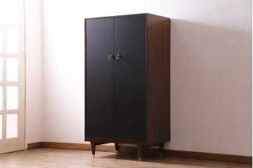 ヴィンテージ家具　G-PLAN(ジープラン)　チーク材　ブラックペイントが格好いいワードローブ(収納棚、ビンテージ)(R-043935)