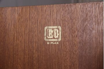ヴィンテージ家具　G-PLAN(ジープラン)　チーク材　ブラックペイントが格好いいワードローブ(収納棚、ビンテージ)(R-043935)