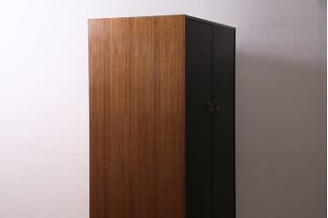 ヴィンテージ家具　G-PLAN(ジープラン)　チーク材　ブラックペイントが格好いいワードローブ(収納棚、ビンテージ)(R-043935)