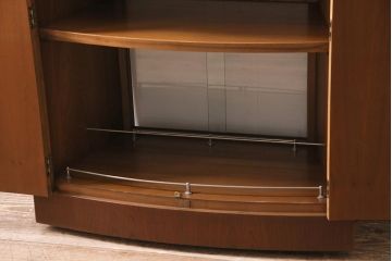 ヴィンテージ家具　北欧ビンテージ　TURNIDGE(ターニッジ)製　チーク材　レア!カウンターにもなるカクテルキャビネット(クローズキャビネット)(R-043936)