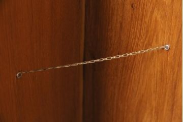 ヴィンテージ家具　北欧ビンテージ　TURNIDGE(ターニッジ)製　チーク材　レア!カウンターにもなるカクテルキャビネット(クローズキャビネット)(R-043936)