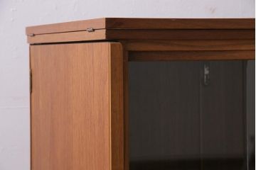 ヴィンテージ家具　北欧ビンテージ　TURNIDGE(ターニッジ)製　チーク材　レア!カウンターにもなるカクテルキャビネット(クローズキャビネット)(R-043936)