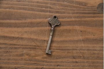 ヴィンテージ家具　北欧ビンテージ　TURNIDGE(ターニッジ)製　チーク材　レア!カウンターにもなるカクテルキャビネット(クローズキャビネット)(R-043936)