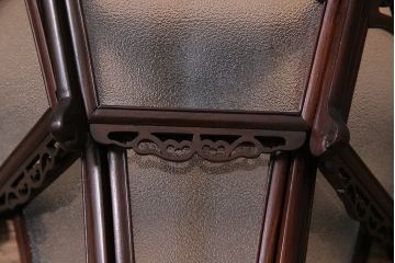 アンティーク照明　和製アンティーク　激レア　紫檀(シタン)材　大正ロマン香る優美なウォールランプ(壁掛け照明、壁付け照明)(R-043944)
