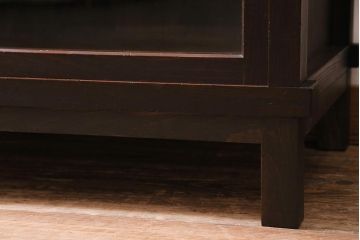 アンティーク家具　ヒノキ材　脚付きリメイク　古い木の質感が味わい深いキャビネット(サイドボード、収納棚、ガラス戸棚)(R-043948)