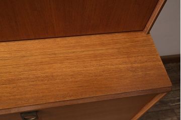 ヴィンテージ家具　G-PLAN(ジープラン)　FORM FIVE　チーク材製　スタイリッシュな佇まいのウォールユニット(キャビネット、収納棚、戸棚、飾り棚、ビンテージ)(R-043949)