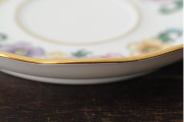 中古　ハンガリー　HEREND(ヘレンド)　ペインターサイン?　花柄　金彩がエレガントなカップ&ソーサー(西洋陶磁器)(R-043961)