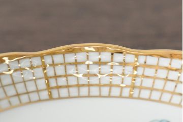 中古　ハンガリー　HEREND(ヘレンド)　ペインターサイン?　花柄　金彩がエレガントなカップ&ソーサー(西洋陶磁器)(R-043961)