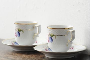 中古　ハンガリー　HOLLOHAZA(ホロハーザ)　Pannonia(パノニア)　木の実　カップ&ソーサー2客セット(洋食器)(R-043964)