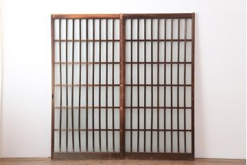 アンティーク建具　昭和中期　すりガラス入り　凝った造りの桟が目を引くガラス格子戸2枚セット(引き戸)(R-043987)