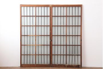 アンティーク建具　昭和中期　すりガラス入り　凝った造りの桟が目を引くガラス格子戸2枚セット(引き戸)(R-043987)