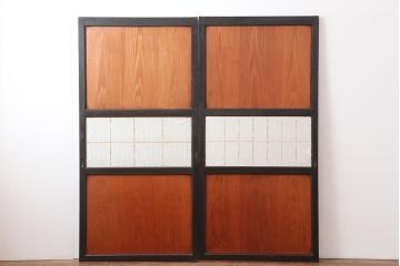 アンティーク建具　明治大正期　上品な空間作りにおすすめの格子帯戸2枚セット(引き戸、障子戸)(R-043990)