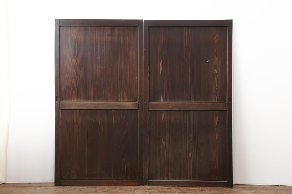 アンティーク建具　明治期　深みのある色味が素敵な帯戸2枚セット(引き戸、板戸)(R-043993)