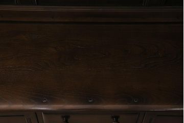 ヴィンテージ家具　イギリスビンテージ　ERCOL(アーコール)　Old Colonial(オールドコロニアル)　気品と風格が漂うカップボード(収納棚、食器棚)(R-044004)