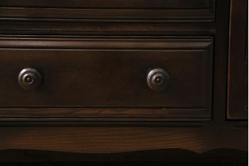 ヴィンテージ家具　イギリスビンテージ　ERCOL(アーコール)　Old Colonial(オールドコロニアル)　気品と風格が漂うカップボード(収納棚、食器棚)(R-044004)