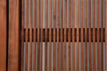アンティーク建具　昭和初期　上手物!腰板欅(ケヤキ)材　裏障子付き　幅狭タイプ　上質な和の空間を彩る万本格子戸4枚セット(ガラス帯戸、建具、引き戸)(R-044008)