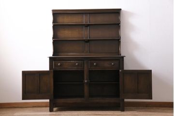 ヴィンテージ家具　イギリスビンテージ　ERCOL(アーコール)　Old Colonial(オールドコロニアル)　気品と風格が漂うカップボード(本棚、ブックシェルフ、食器棚)(R-044011)