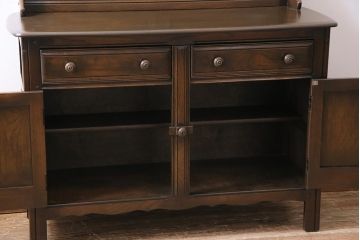 ヴィンテージ家具　イギリスビンテージ　ERCOL(アーコール)　Old Colonial(オールドコロニアル)　気品と風格が漂うカップボード(本棚、ブックシェルフ、食器棚)(R-044011)
