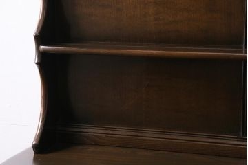 ヴィンテージ家具　イギリスビンテージ　ERCOL(アーコール)　Old Colonial(オールドコロニアル)　気品と風格が漂うカップボード(本棚、ブックシェルフ、食器棚)(R-044011)