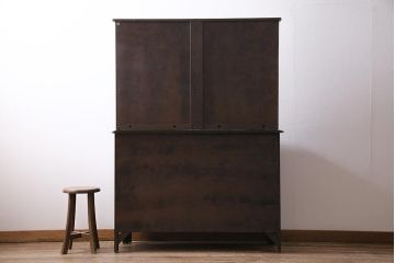 ヴィンテージ家具　イギリスビンテージ　ERCOL(アーコール)　Old Colonial(オールドコロニアル)　気品と風格が漂うカップボード(本棚、ブックシェルフ、食器棚)(R-044011)