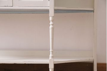 アンティーク家具　鏡付き　フランスアンティークのペイントキャビネット(ドレッサー、パーラーキャビネット)(R-044012)