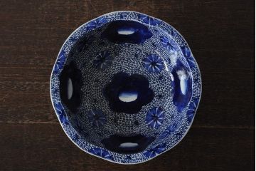 骨董　明治期　伊万里焼　ベロ藍　花と微塵唐草文深鉢(深皿、丼、和食器)(R-044018)