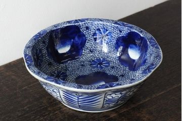 骨董　明治期　伊万里焼　ベロ藍　花と微塵唐草文深鉢(深皿、丼、和食器)(R-044018)