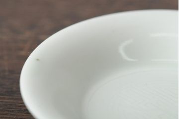 骨董　江戸明治期　陽刻白磁小皿4枚セット(伊万里焼、和食器)(R-044024)