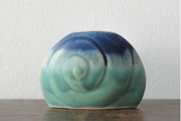 東欧ヴィンテージ　ユニークな形のフラワーベース(貝、かたつむり、花瓶、花器、一輪挿し、ビンテージ)(R-044025)