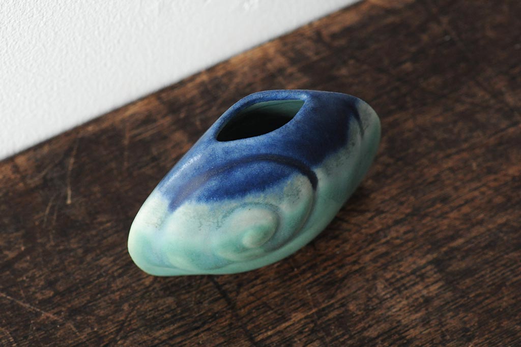 東欧ヴィンテージ　ユニークな形のフラワーベース(貝、かたつむり、花瓶、花器、一輪挿し、ビンテージ)(R-044025)