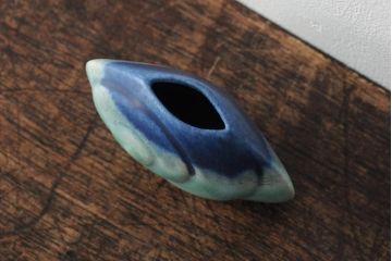 東欧ヴィンテージ　ユニークな形のフラワーベース(貝、かたつむり、花瓶、花器、一輪挿し、ビンテージ)(R-044025)