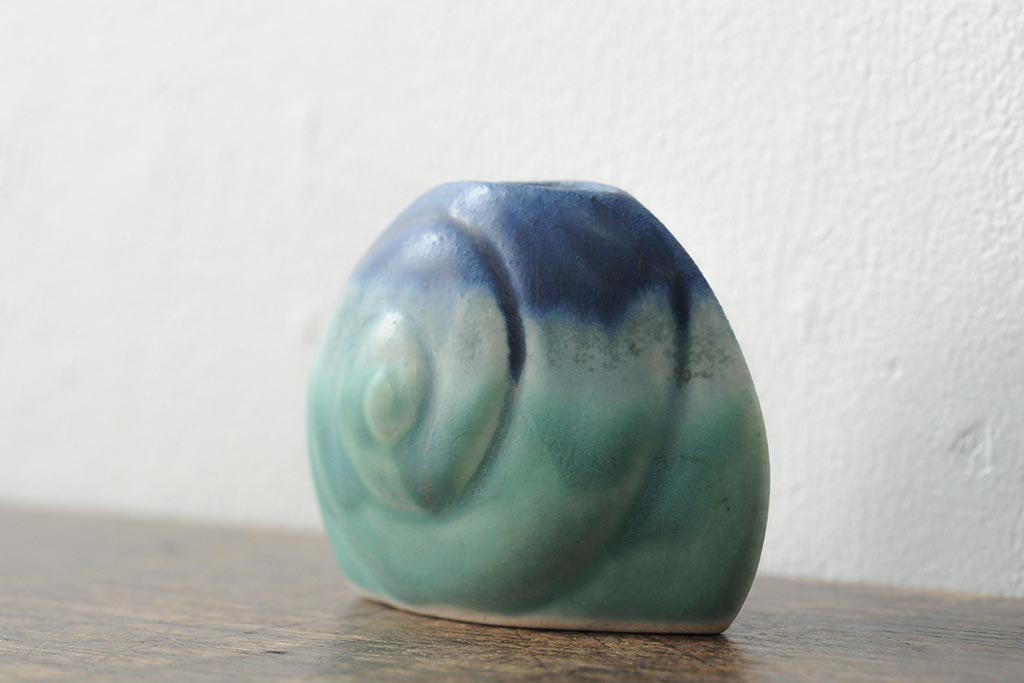 東欧ヴィンテージ　ユニークな形のフラワーベース(貝、かたつむり、花瓶、花器、一輪挿し、ビンテージ)(R-044025)