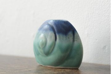 東欧ヴィンテージ　ユニークな形のフラワーベース(貝、かたつむり、花瓶、花器、一輪挿し、ビンテージ)(R-044025)