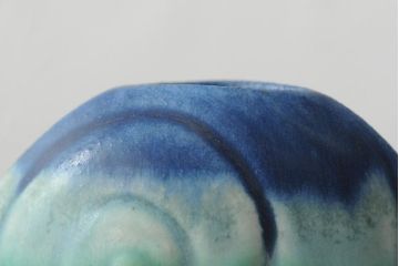 東欧ヴィンテージ　ユニークな形のフラワーベース(貝、かたつむり、花瓶、花器、一輪挿し、ビンテージ)(R-044025)