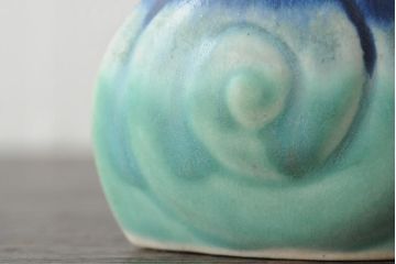 東欧ヴィンテージ　ユニークな形のフラワーベース(貝、かたつむり、花瓶、花器、一輪挿し、ビンテージ)(R-044025)