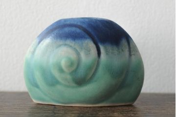 東欧ヴィンテージ　ユニークな形のフラワーベース(貝、かたつむり、花瓶、花器、一輪挿し、ビンテージ)(R-044025)