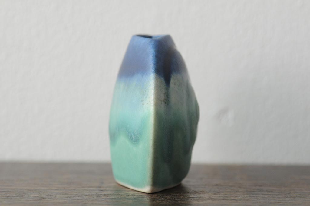 東欧ヴィンテージ　ユニークな形のフラワーベース(貝、かたつむり、花瓶、花器、一輪挿し、ビンテージ)(R-044025)