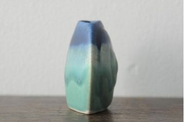 東欧ヴィンテージ　ユニークな形のフラワーベース(貝、かたつむり、花瓶、花器、一輪挿し、ビンテージ)(R-044025)