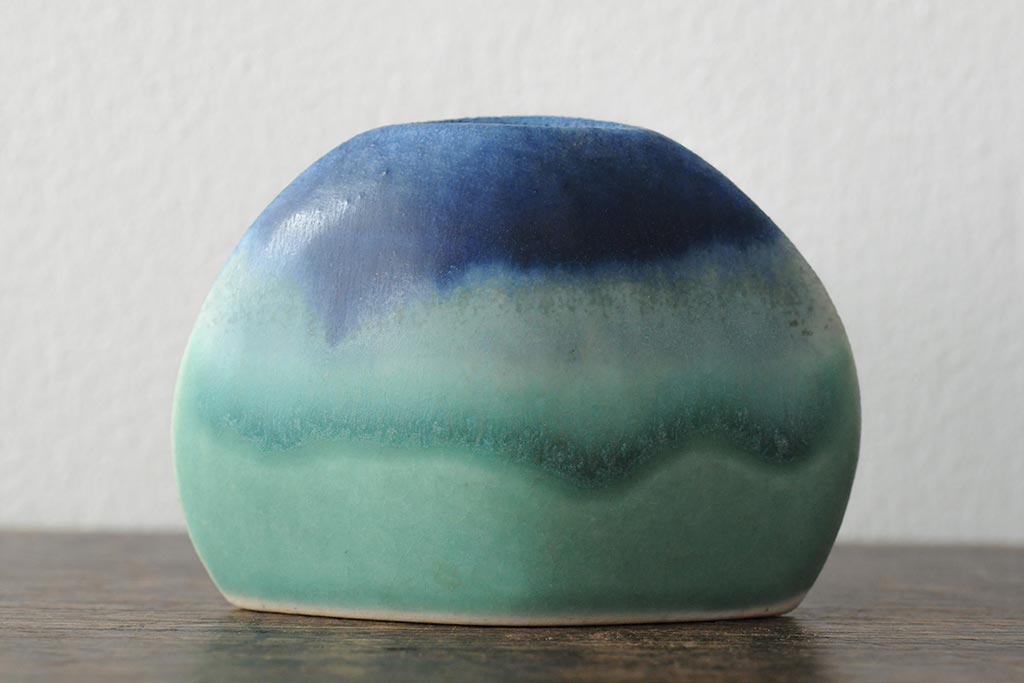 東欧ヴィンテージ　ユニークな形のフラワーベース(貝、かたつむり、花瓶、花器、一輪挿し、ビンテージ)(R-044025)