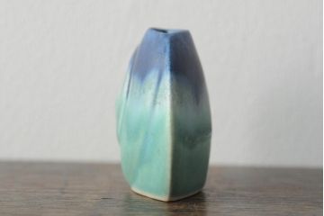 東欧ヴィンテージ　ユニークな形のフラワーベース(貝、かたつむり、花瓶、花器、一輪挿し、ビンテージ)(R-044025)