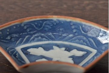 骨董　幕末〜明治　扇型　陽刻小皿(向付、変形皿)(R-044031)
