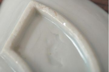 骨董　幕末〜明治　扇型　陽刻小皿(向付、変形皿)(R-044031)