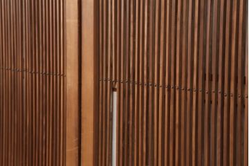 アンティーク建具　昭和中期　腰板ケヤキ材　裏障子付き　和の趣を演出する上手物の万本格子戸4枚セット(引き戸、障子戸)(R-044033)