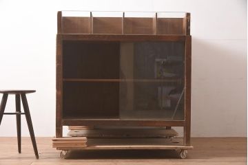 レトロ家具　昭和初期　古い商店で使われていたレトロなラック陳列棚(ガラス戸棚、収納棚、飾り棚)(R-044034)