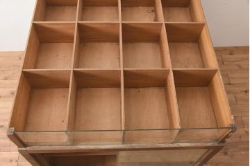 レトロ家具　昭和初期　古い商店で使われていたレトロなラック陳列棚(ガラス戸棚、収納棚、飾り棚)(R-044034)