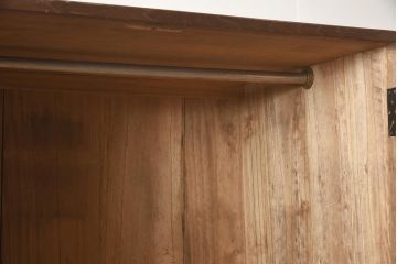 ビンテージ家具　昭和中期　総桐材・縁桑材　梅の図が目を引くワードローブ(洋服箪笥)(R-044035)