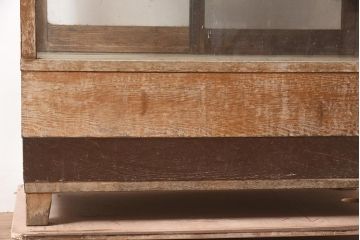 レトロ家具　昭和中期　ナラ材　昭和レトロな雰囲気たっぷりのガラスケース(ショーケース、陳列棚)(R-044036)
